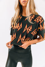 Load image into Gallery viewer, Def Leppard Cropped Tee